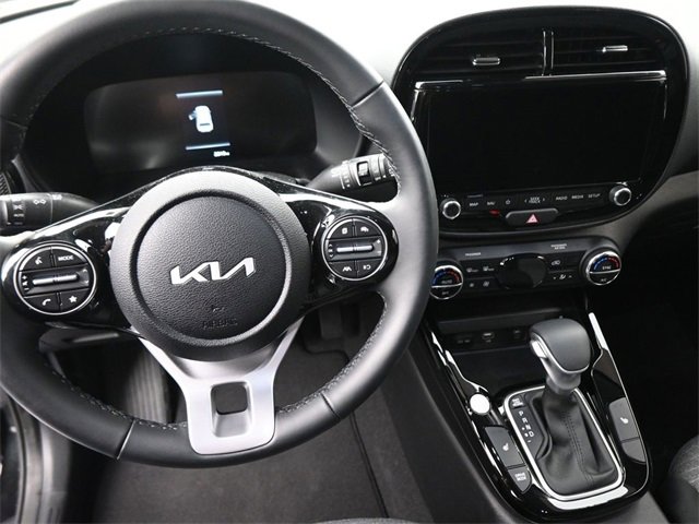 Used 2025 Kia Soul EX image 18
