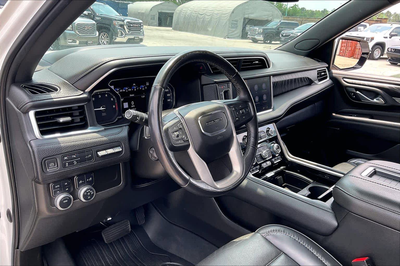 Used 2021 GMC Yukon Denali AWD/4WD image 18