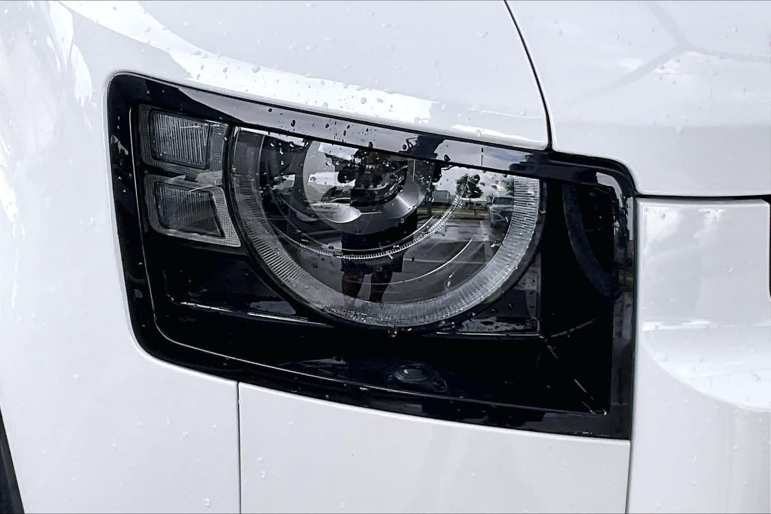Used 2023 Land Rover Defender 90 SE AWD/4WD image 27