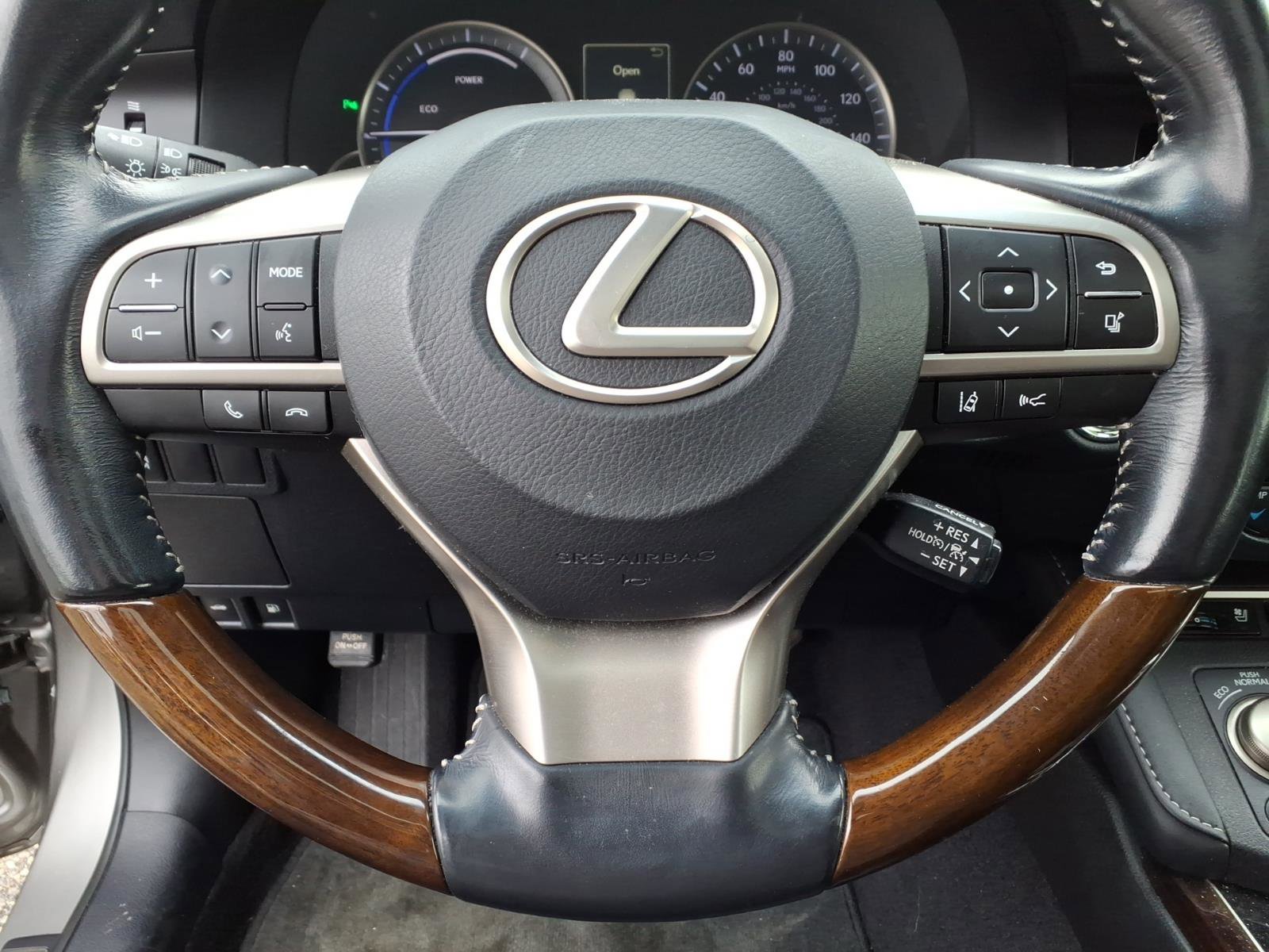 Used 2016 Lexus ES 300h w/ Luxury Package w/Wood Trim image 17