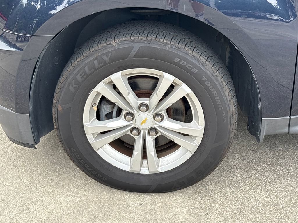 Used 2017 Chevrolet Equinox LS FWD image 12