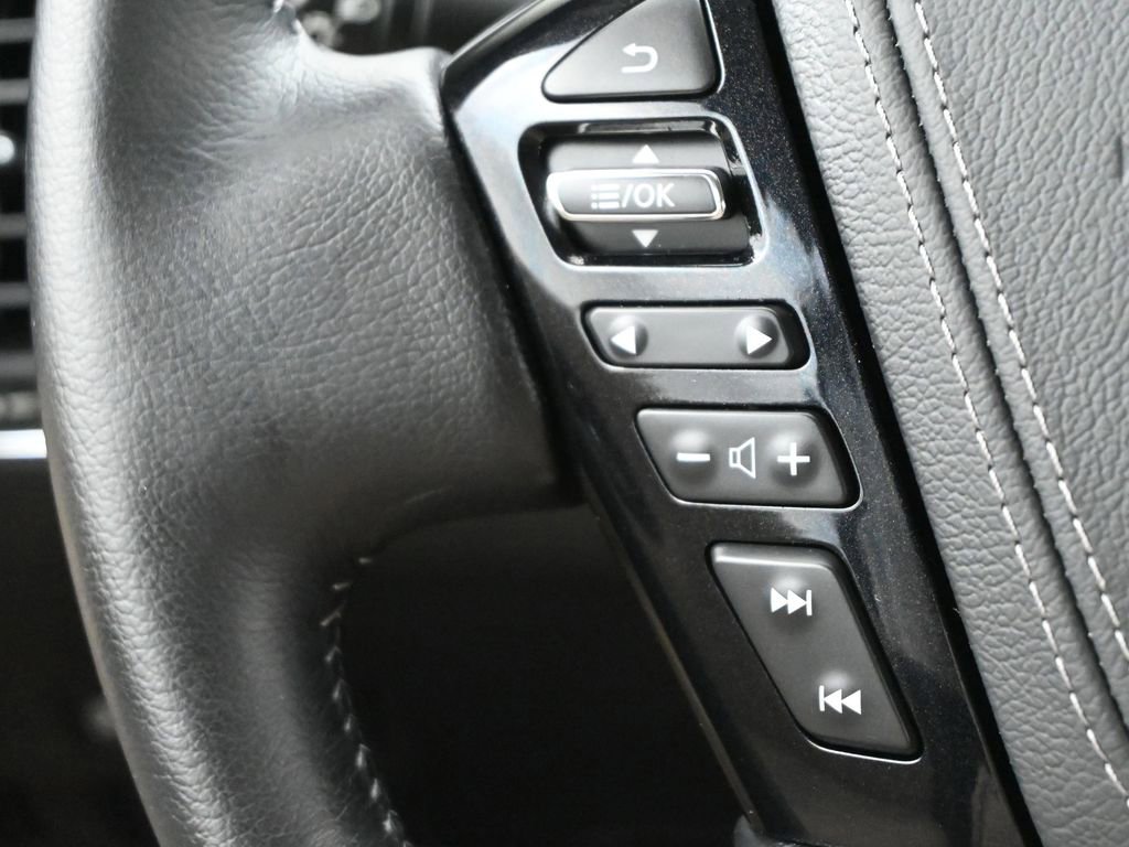 Used 2024 Nissan Armada Platinum w/ Captain's Chairs Package image 8