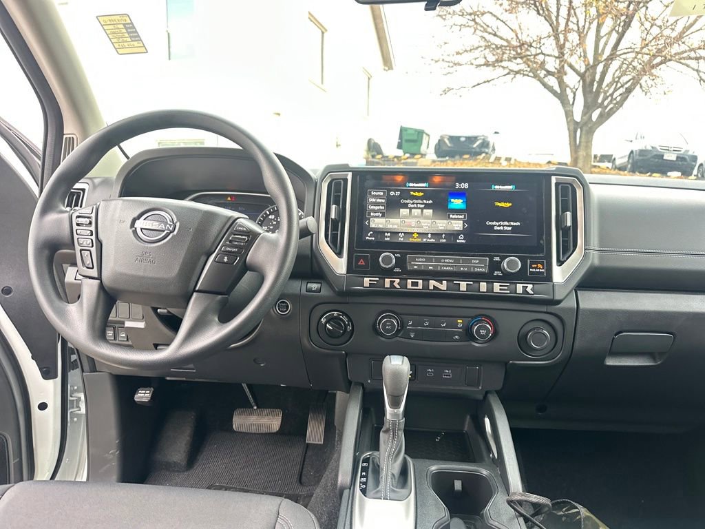 Used 2025 Nissan Frontier SV image 16