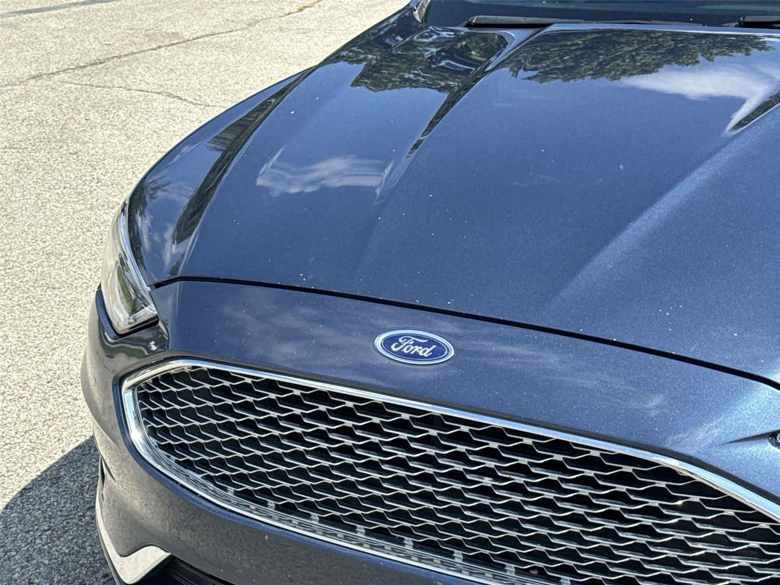 Used 2019 Ford Fusion Energi Titanium FWD image 10