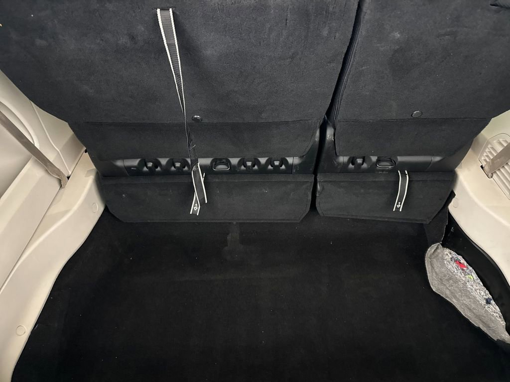 Used 2023 Chrysler Pacifica Touring-L image 15