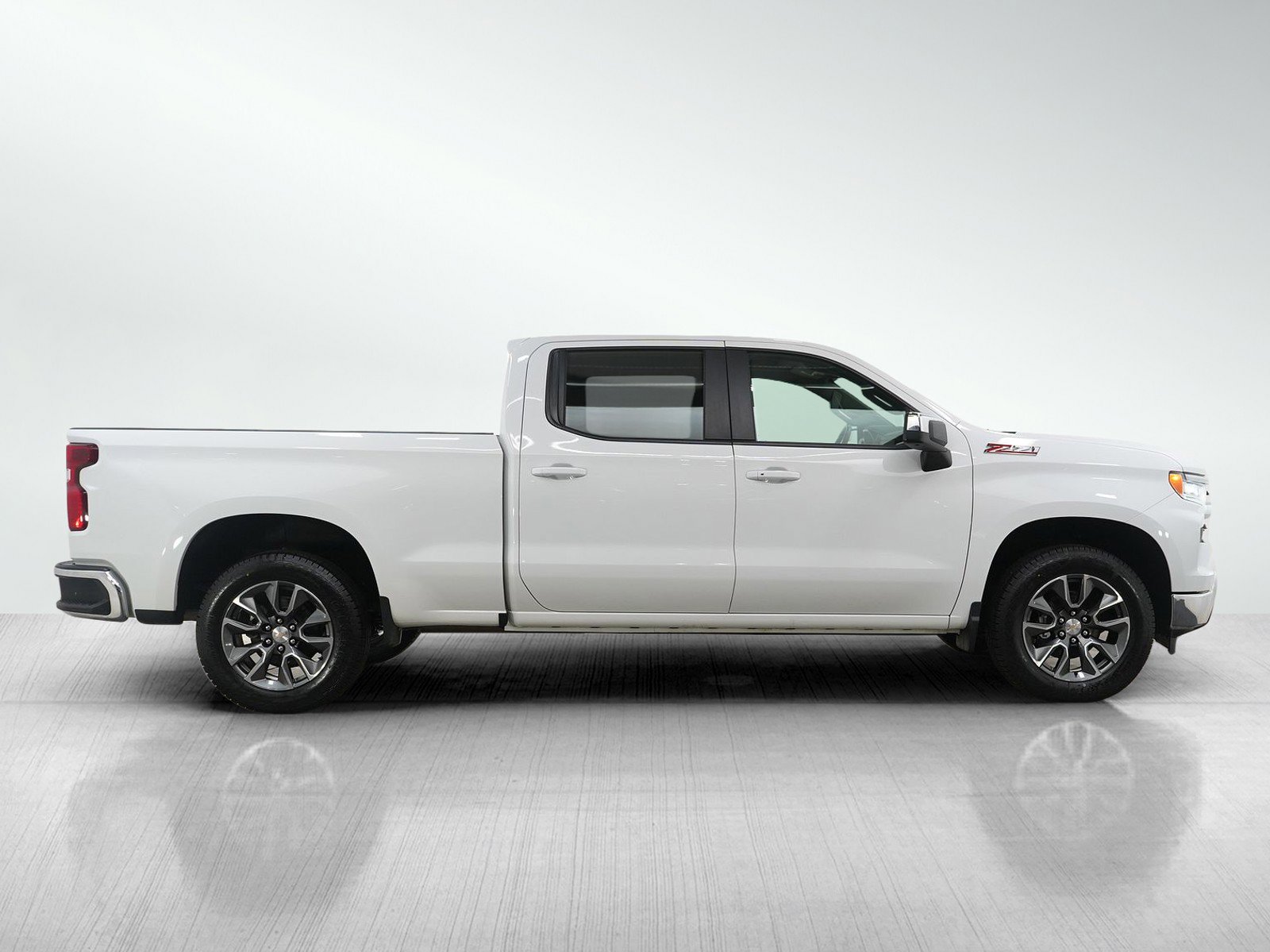 Used 2024 Chevrolet Silverado 1500 LT image 6