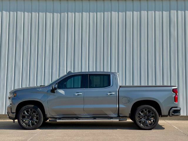 Used 2021 Chevrolet Silverado 1500 High Country w/ Technology Package AWD/4WD image 3