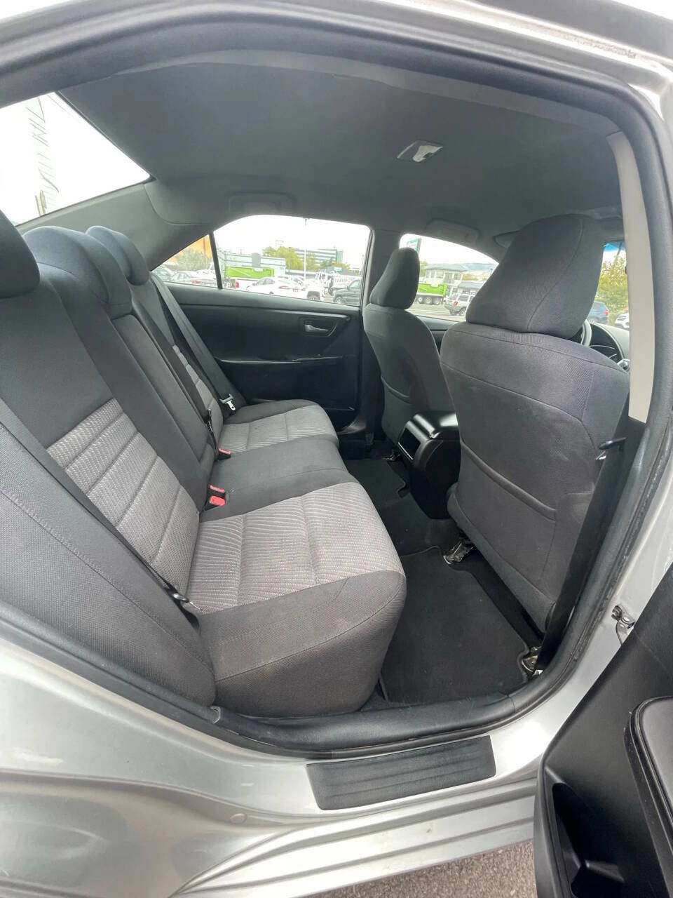 Used 2016 Toyota Camry LE image 12