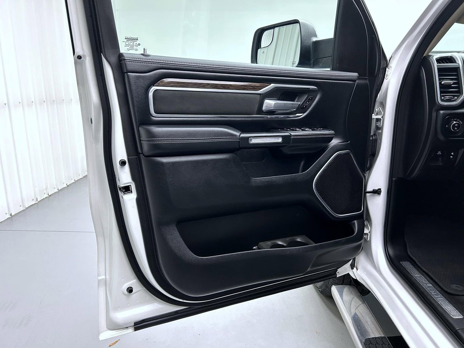 Used 2020 RAM 1500 Laramie image 9