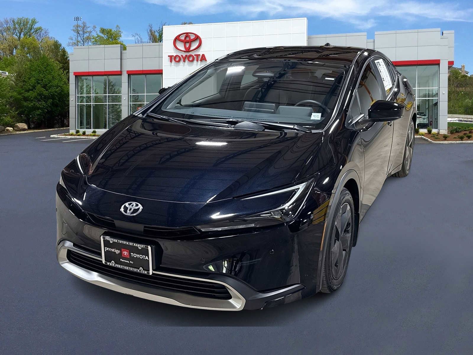 Used 2024 Toyota Prius Prime SE FWD image 1