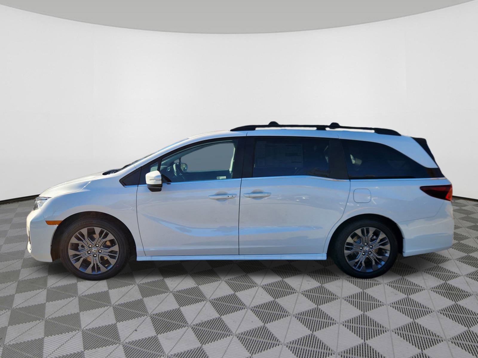New 2026 Honda Odyssey Touring image 5