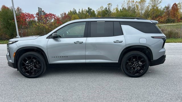 Certified 2024 Chevrolet Traverse RS w/ LPO, Floor Liner Package image 9
