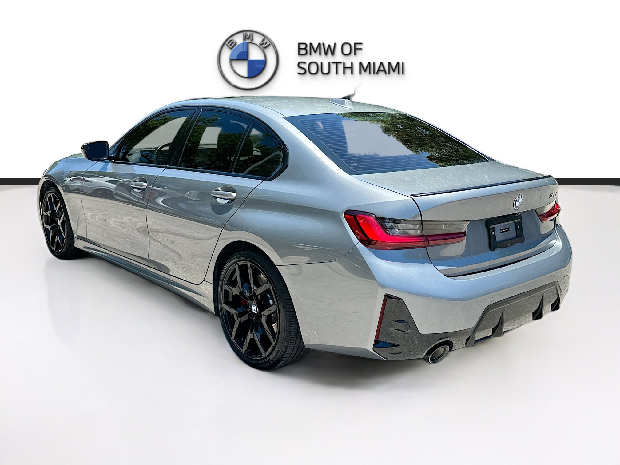 Certified 2025 BMW 330i Sedan w/ M Sport Package RWD image 5