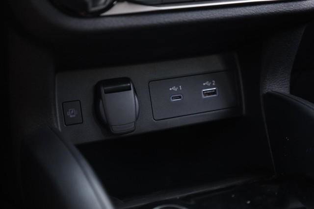 New 2025 Nissan Versa SR w/ Trunk Package image 14