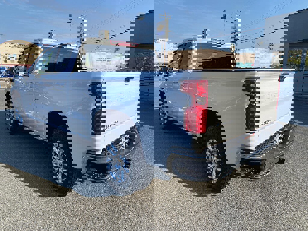 Used 2025 Chevrolet Silverado 1500 LT image 9