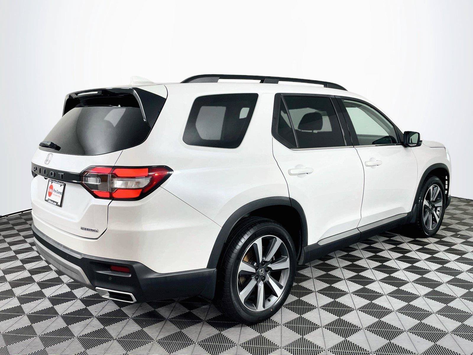 Certified 2023 Honda Pilot Touring image 11