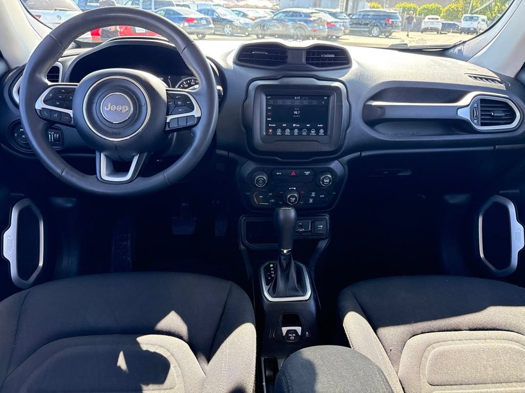 Used 2020 Jeep Renegade Latitude w/ Popular Equipment Group FWD image 9