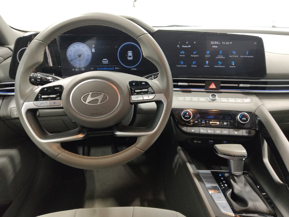 Used 2025 Hyundai Elantra SEL FWD image 22