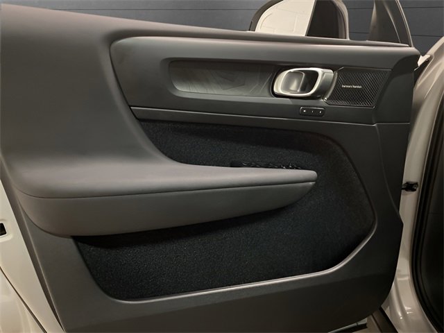 Used 2023 Volvo XC40 Recharge Ultimate w/ Protection Package Premier image 77