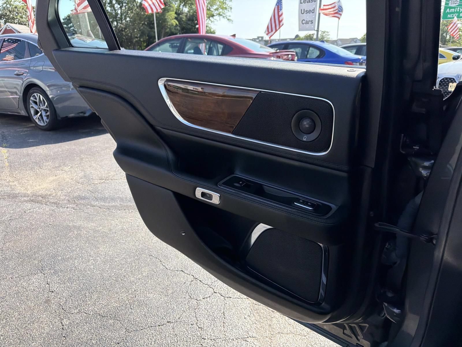 Used 2018 Lincoln Continental Reserve AWD/4WD image 29