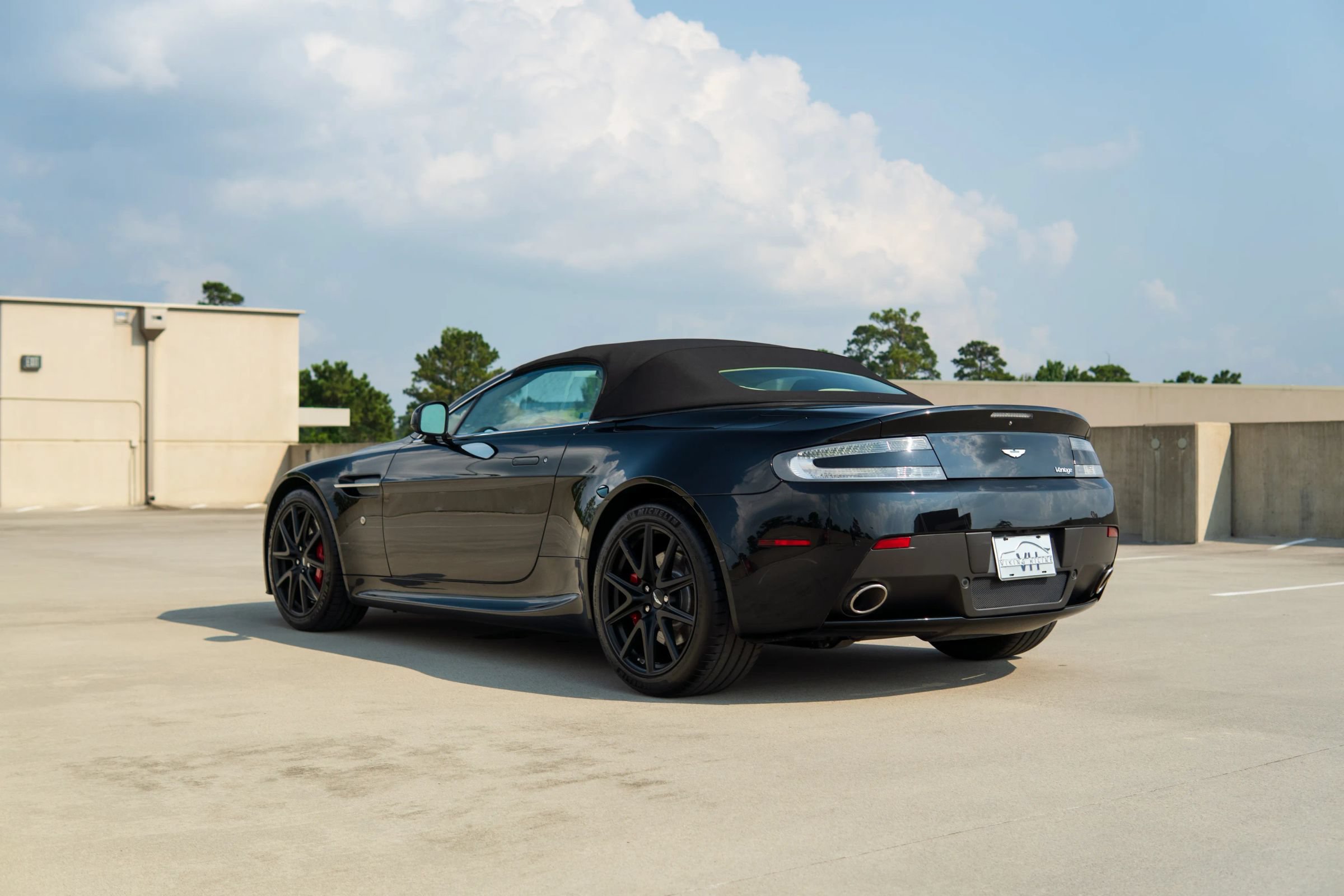 Used 2013 Aston Martin V8 Vantage Roadster RWD image 4