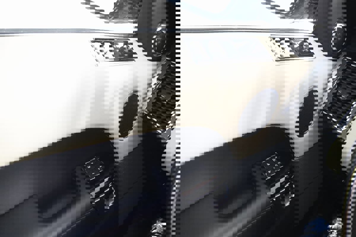 Used 2021 Land Rover Range Rover Sport HSE Silver Edition image 33