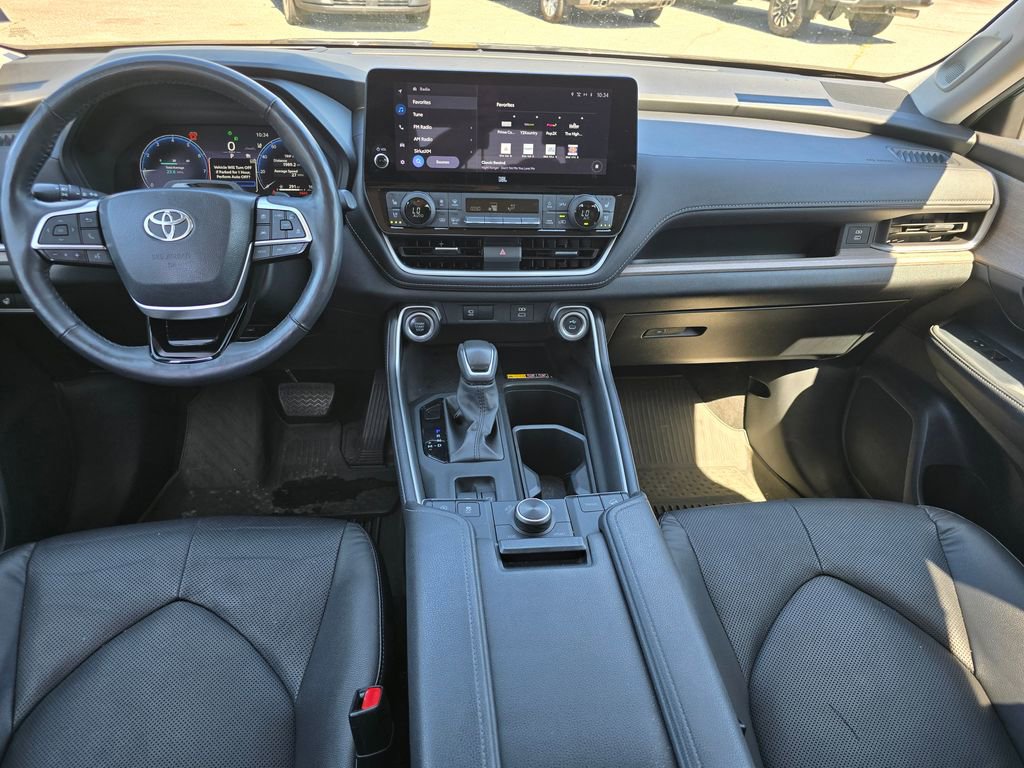 Used 2024 Toyota Grand Highlander AWD image 5