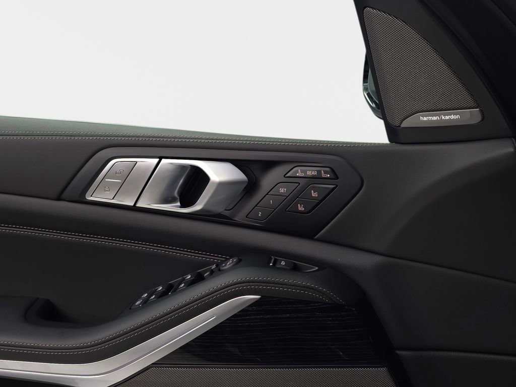 New 2026 BMW X7 xDrive40i w/ Executive Package image 28