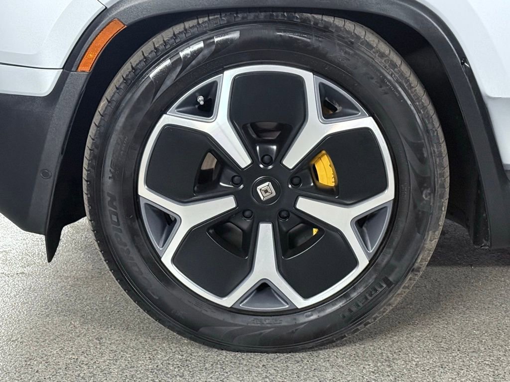 Used 2022 Rivian R1T Adventure image 16