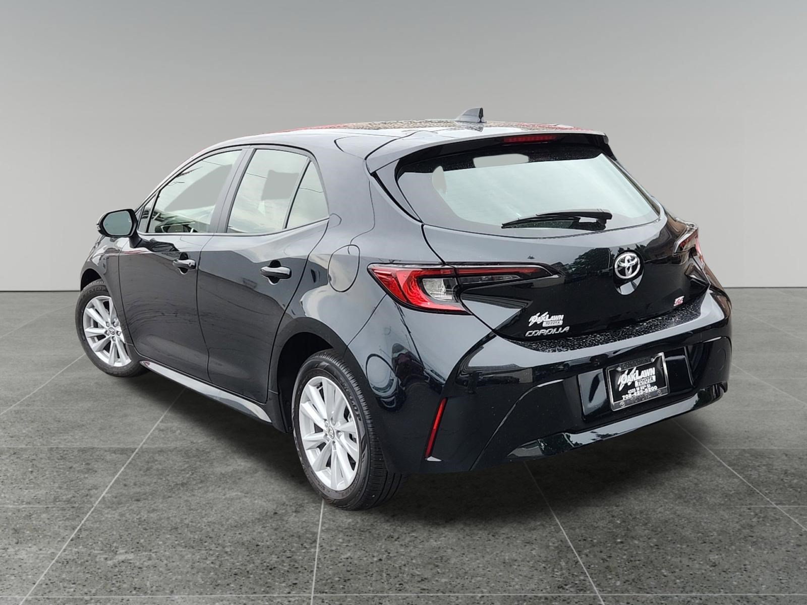 Used 2024 Toyota Corolla SE w/ SE Package FWD image 5