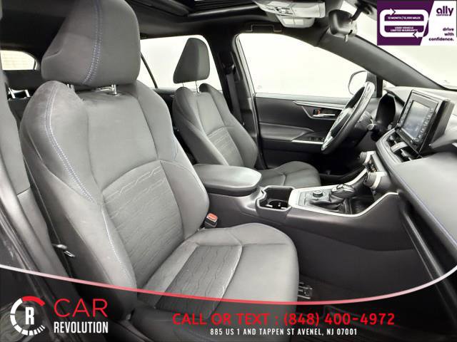 Used 2022 Toyota RAV4 SE w/ Convenience Package image 45