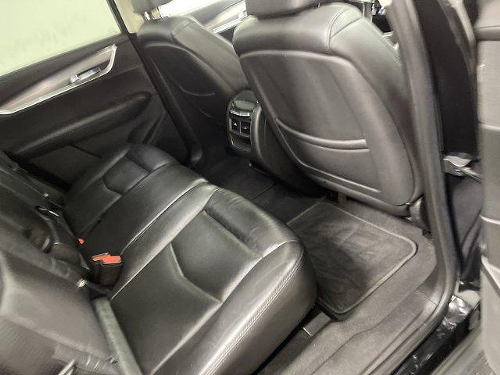 Used 2018 Cadillac XT5 Premium Luxury FWD image 16
