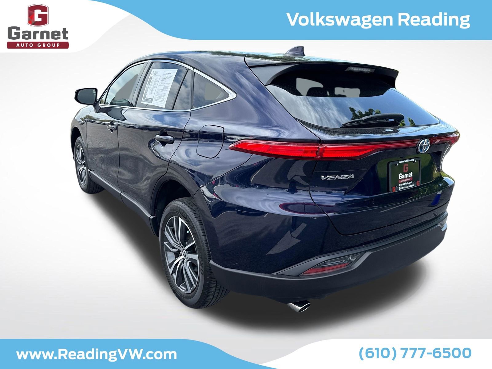 Used 2023 Toyota Venza LE AWD/4WD image 3