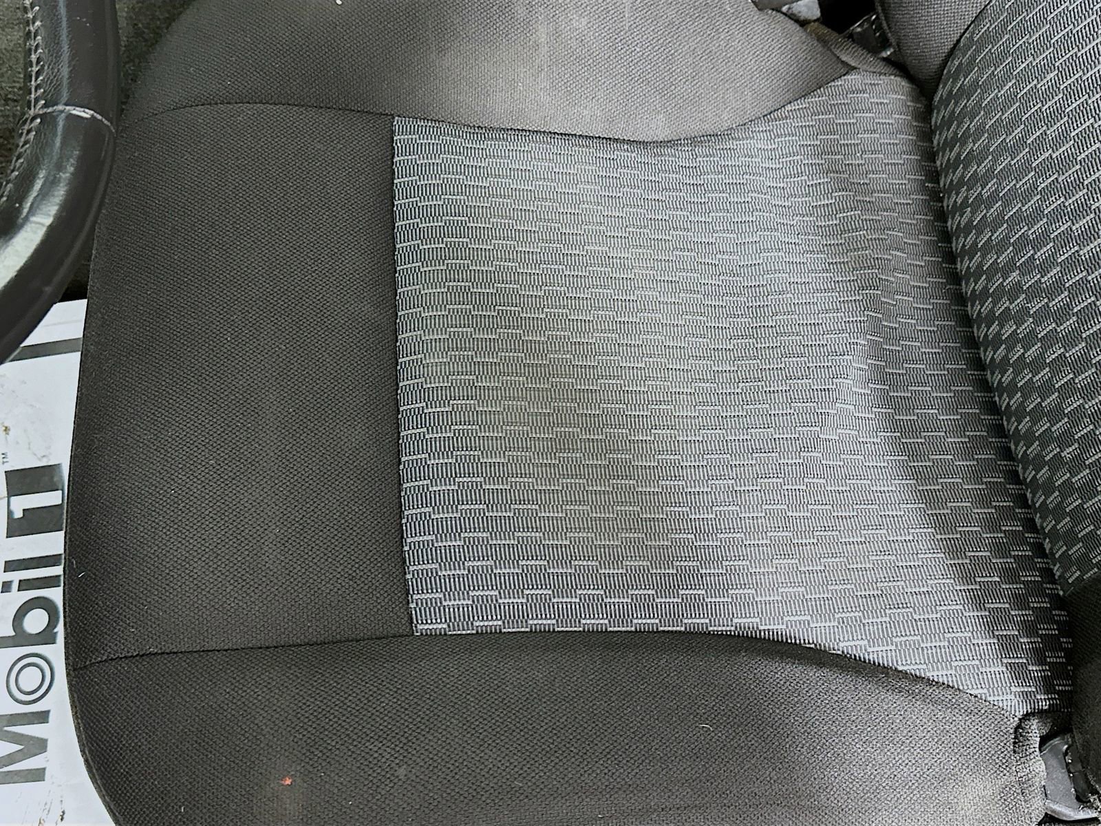 Used 2011 GMC Canyon SLE image 18