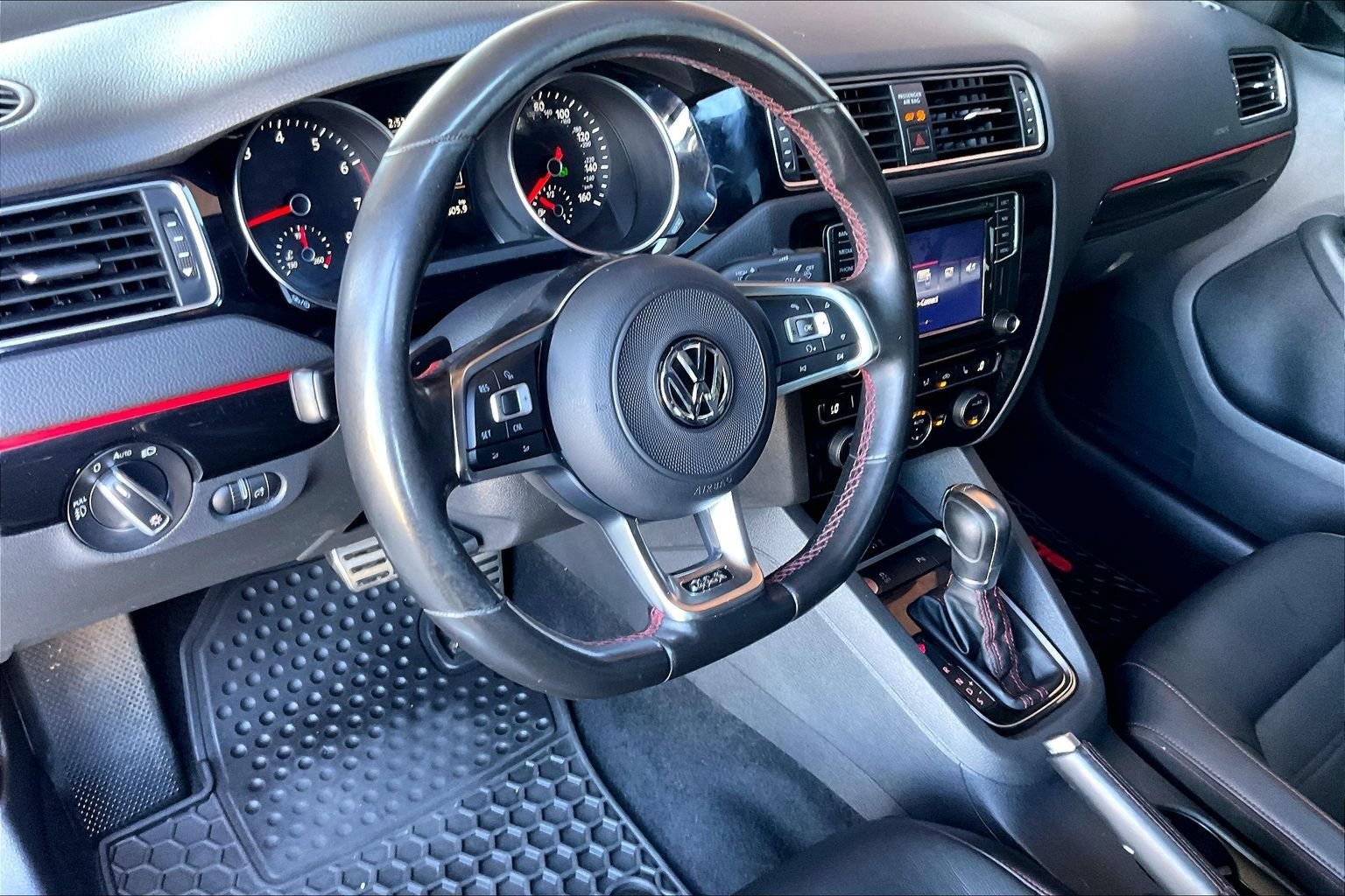 Used 2017 Volkswagen Jetta GLI FWD image 14