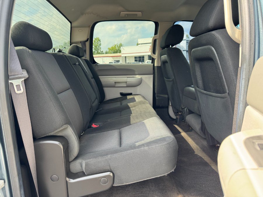 Used 2014 Chevrolet Silverado 2500 W/T AWD/4WD image 17