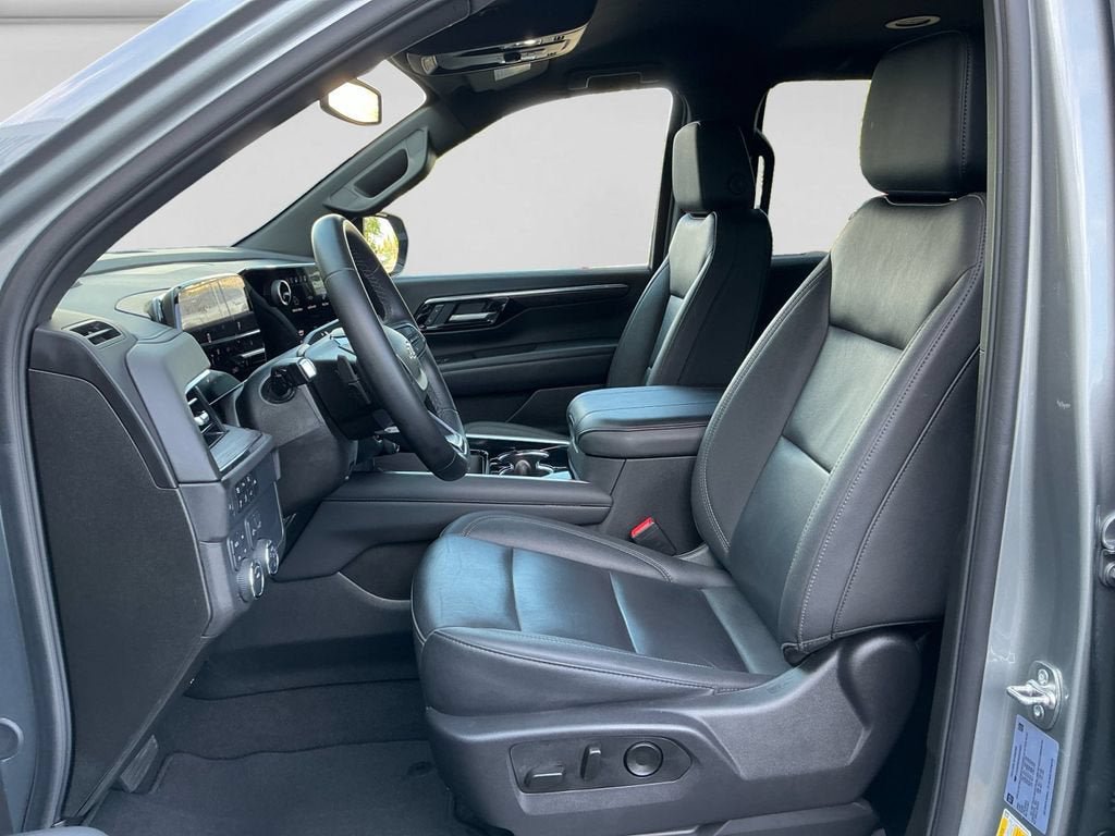 Used 2025 Chevrolet Tahoe Z71 AWD/4WD image 10