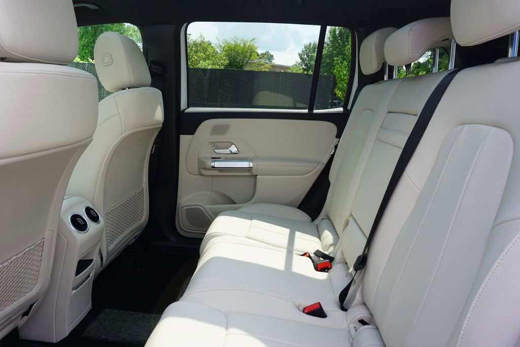 New 2025 Mercedes-Benz GLB 250 4MATIC image 13