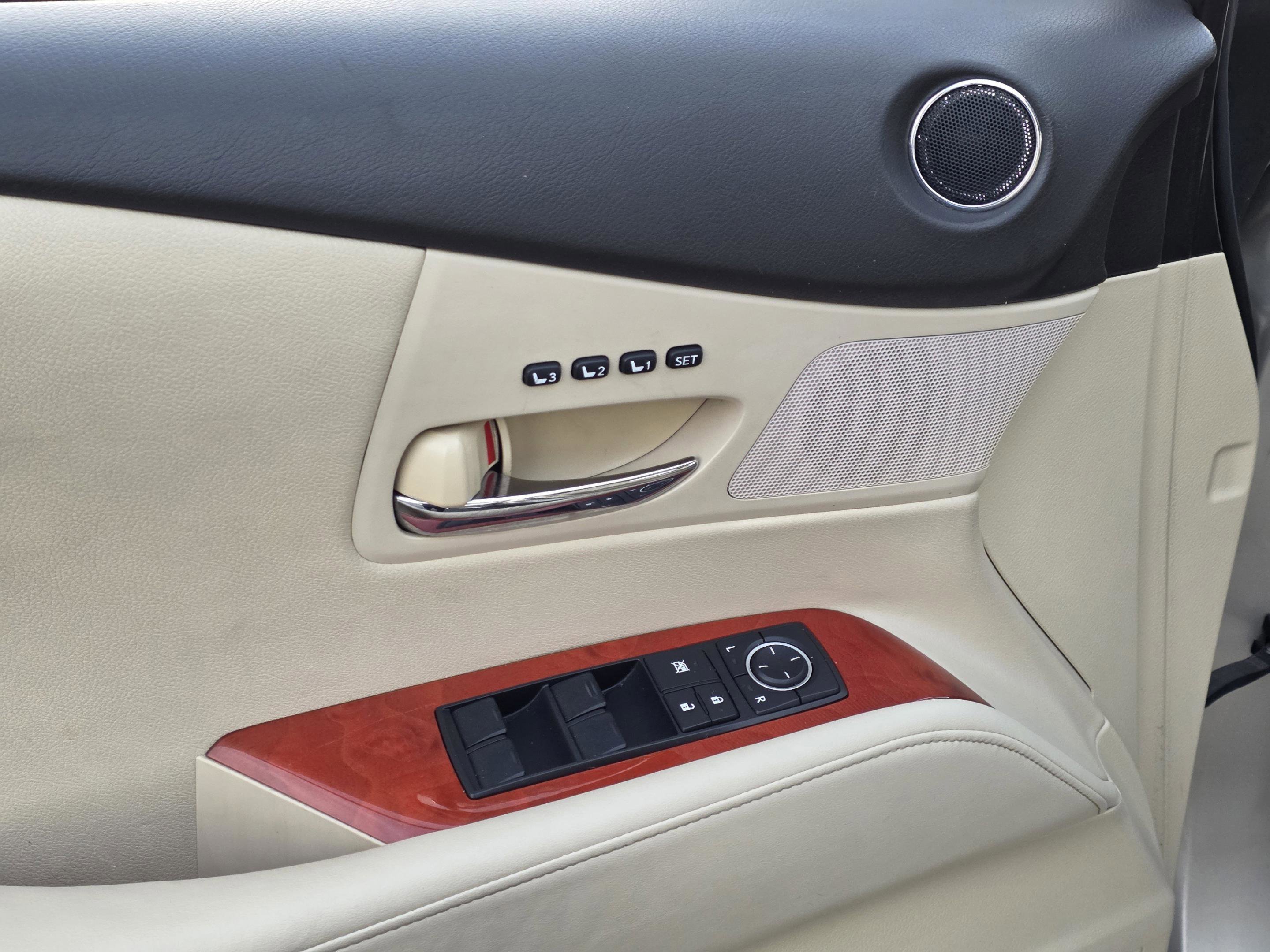 Used 2011 Lexus RX 350 2WD w/ Premium Pkg image 9