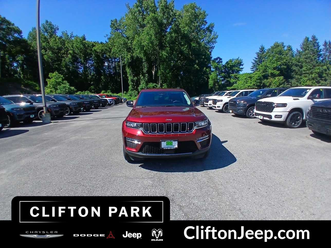 Certified 2023 Jeep Grand Cherokee Limited AWD/4WD image 2