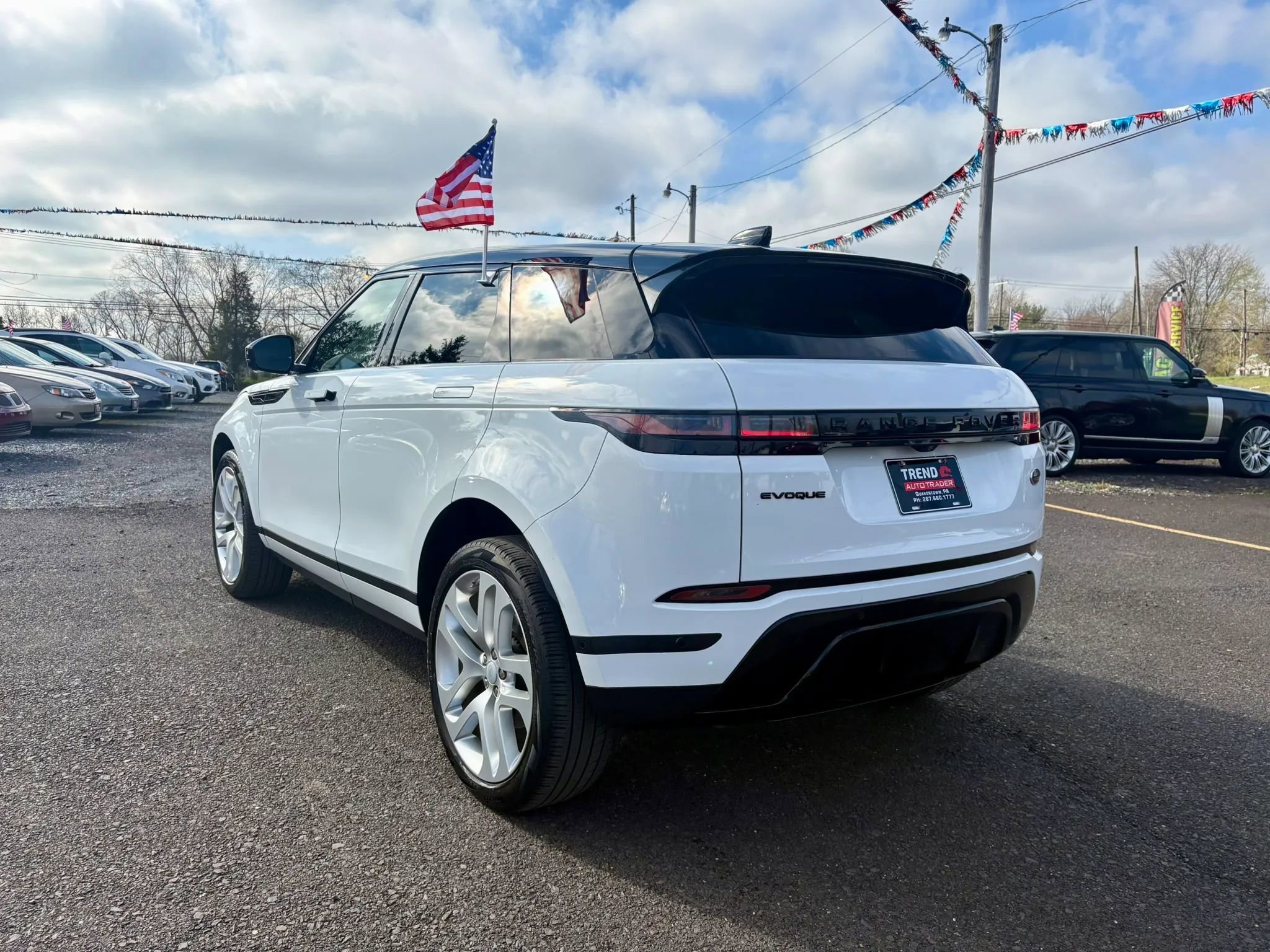 Used 2021 Land Rover Range Rover Evoque SE AWD/4WD image 3