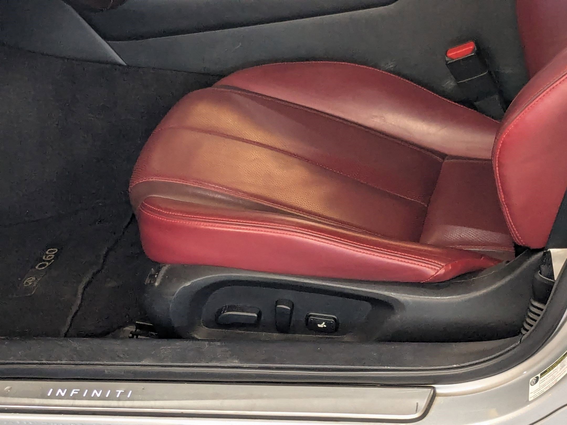 Used 2018 INFINITI Q60 Red Sport 400 w/ Pro Active Package RWD image 10
