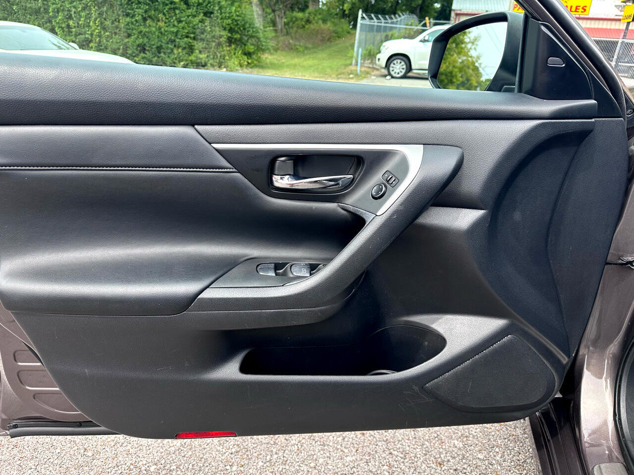 Used 2017 Nissan Altima 3.5 SL w/ 3.5SL Technology Package image 32