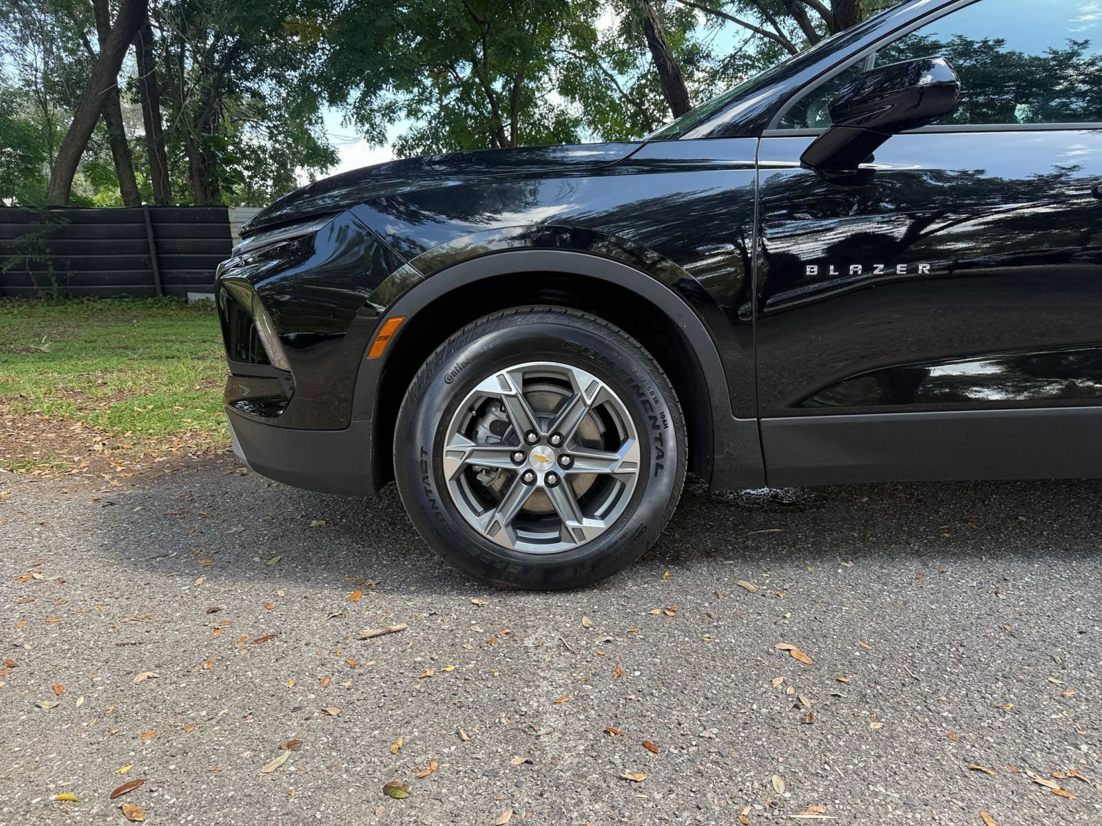 Used 2025 Chevrolet Blazer LT FWD image 28