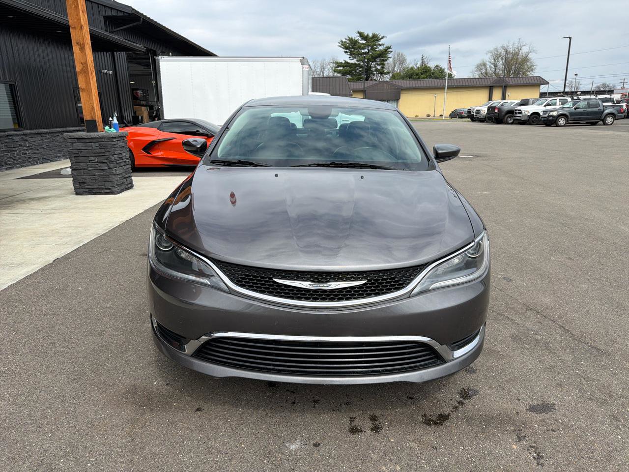 Used 2017 Chrysler 200 Limited Platinum image 2