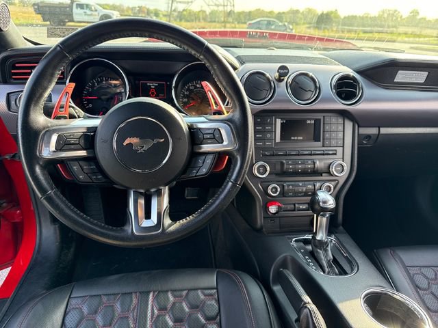 Used 2016 Ford Mustang Coupe RWD image 14