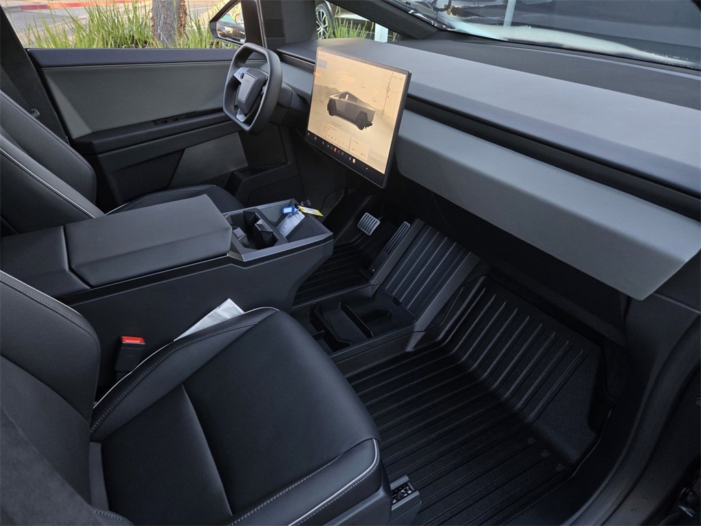 Used 2025 Tesla Cybertruck AWD Crew Cab image 16