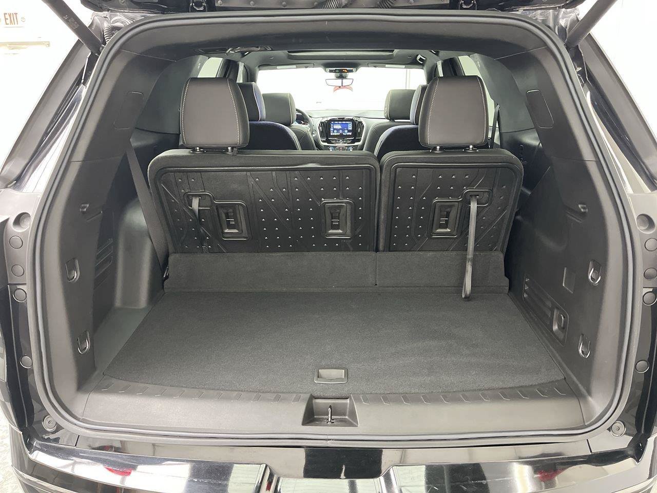 Certified 2022 Chevrolet Traverse Premier w/ Redline Edition AWD/4WD image 33