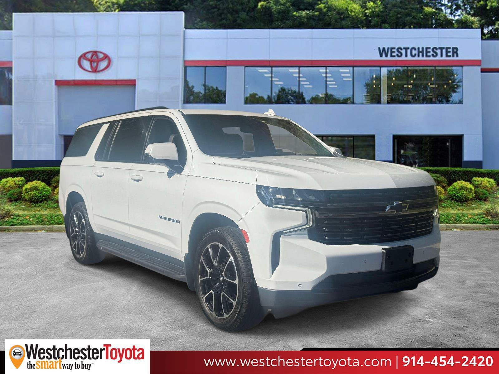 Used 2022 Chevrolet Suburban RST w/ Sport Performance Package RWD image 1