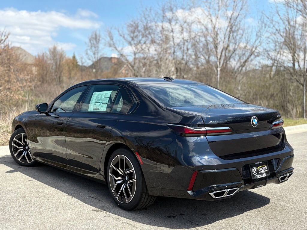 Used 2025 BMW 760i xDrive image 4